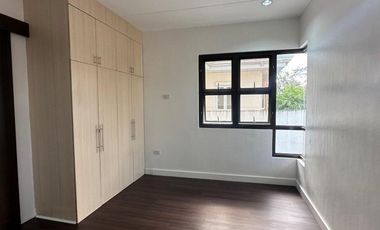 HOUSE FOR SALE CONTEMPORARY DESIGN TWO STOREY IN PARANAQUE