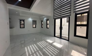HOUSE FOR SALE CONTEMPORARY DESIGN TWO STOREY IN PARANAQUE