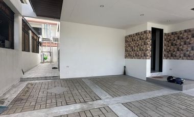 HOUSE FOR SALE CONTEMPORARY DESIGN TWO STOREY IN PARANAQUE