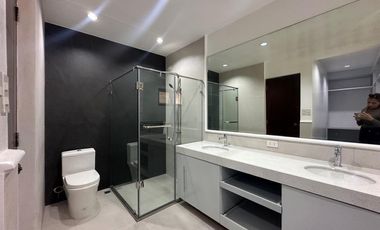 HOUSE FOR SALE CONTEMPORARY DESIGN TWO STOREY IN PARANAQUE