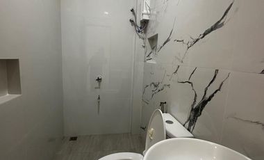 HOUSE FOR SALE CONTEMPORARY DESIGN TWO STOREY IN PARANAQUE