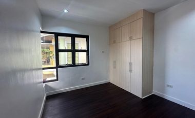 HOUSE FOR SALE CONTEMPORARY DESIGN TWO STOREY IN PARANAQUE