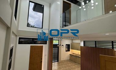 Brand New Semi-furnished Ready for Move-in Modern House