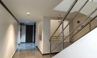 New Studio Apartment in Quiet Mandaluyong Neighborhood