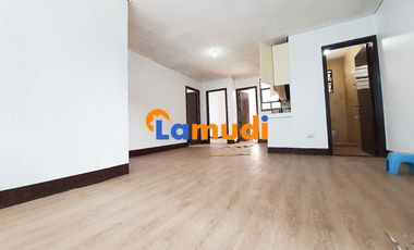 3 bedroom corner apartment with 2 toilets for rent near Pasay Libertad LRT