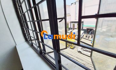3 bedroom corner apartment with 2 toilets for rent near Pasay Libertad LRT