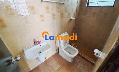 3 bedroom corner apartment with 2 toilets for rent near Pasay Libertad LRT