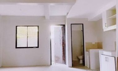 EH-1102: 6 Door Town Houses For Sale!