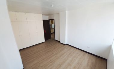 Large 3 bedroom corner unit for rent in Pasay City near Libertad LRT Station