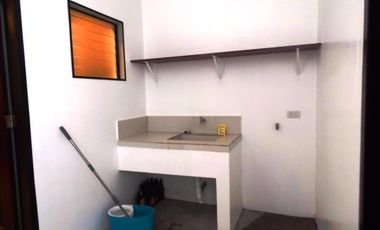 Fully Furnished Apartment for rent with 3 bedrooms and common pool
