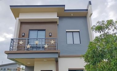 2 STOREY W/ 3 BEDROOMS AND 2 TOILET&BATH IN SENTRINA ALAMINOS LAGUNA