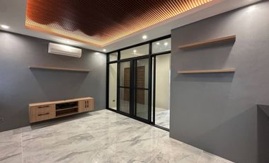 Brand New Contemporary House in Pueblo del Sol Tagaytay