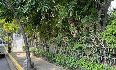 Rush For Sale  LOT 600 SQM with OLD IMPROVEMENTS  5 Bedrooms in Magallanes Village, Makati City