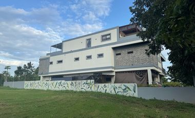 Grand modern fairway property in thriving Manila Southwoods Residential Estate