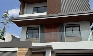 3 Storey w/ Lower Ground House and Lot for sale Filinvest 2, Quezon City