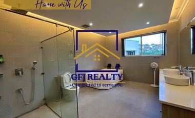 8-Bedroom House with Swimming Pool for Rent in Angeles City, Pampanga