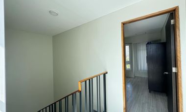 Bakakeng Pre-owned 3 Storey Townhouse w/ Breathtaking View of Baguio City-JV2
