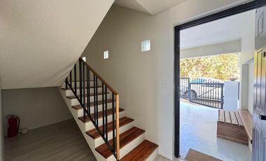 Bakakeng Pre-owned 3 Storey Townhouse w/ Breathtaking View of Baguio City-JV2