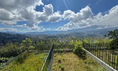 Bakakeng Pre-owned 3 Storey Townhouse w/ Breathtaking View of Baguio City-JV2