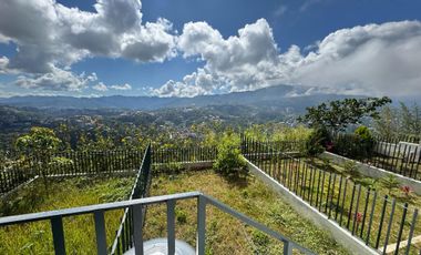 Bakakeng Pre-owned 3 Storey Townhouse w/ Breathtaking View of Baguio City-JV2