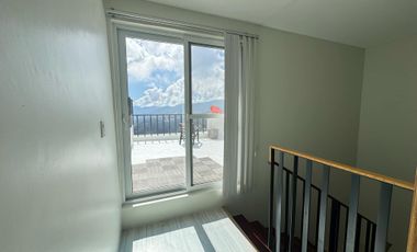 Bakakeng Pre-owned 3 Storey Townhouse w/ Breathtaking View of Baguio City-JV2