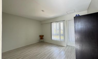 Bakakeng Pre-owned 3 Storey Townhouse w/ Breathtaking View of Baguio City-JV2