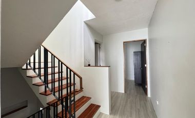 Bakakeng Pre-owned 3 Storey Townhouse w/ Breathtaking View of Baguio City-JV2
