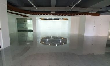 Newly Renovated 170-sqm Office in Ortigas