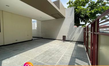 For Sale: 4 Bedrooms House and Lot in Imus Cavite