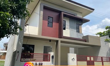 For Sale: 4 Bedrooms House and Lot in Imus Cavite