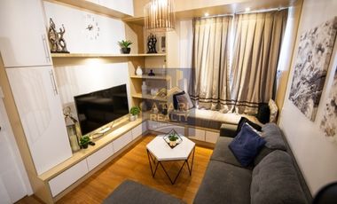 RUSH SALE! Fully Furnished 1-Bedroom Corner Unit with Parking & Balcony