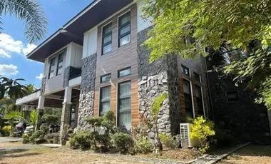 FULLY FURNISHED LARGE AND LUXURIOUS HOUSE AND LOT FOR SALE