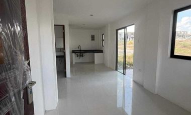 3 STOREY TOWNHOUSE NEAR SM AND ROBINSON DASMARINAS