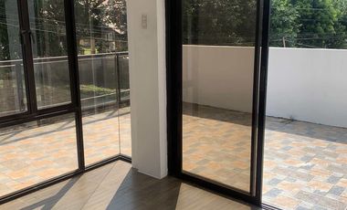 Ready for Occupancy 3 bedrooms complete turn over