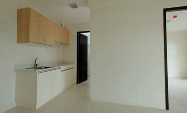 1 Bedroom Accessible to Ayala and SM at Bamboo Bay Community