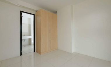 1 Bedroom Accessible to Ayala and SM at Bamboo Bay Community