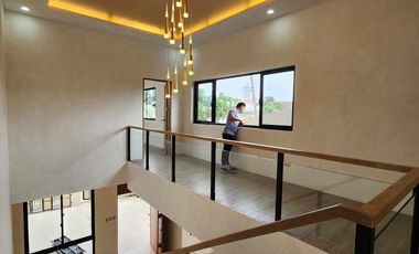 5 Bedrooms Brand new House and Lot For Sale with pool in Banilad, Cebu City
