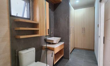 5 Bedrooms Brand new House and Lot For Sale with pool in Banilad, Cebu City