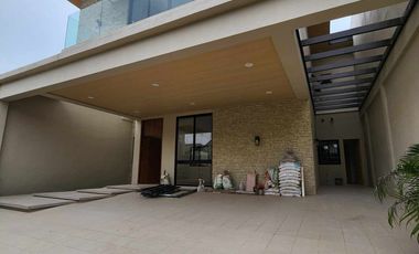 5 Bedrooms Brand new House and Lot For Sale with pool in Banilad, Cebu City