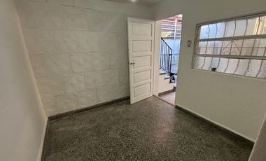 Departamento Tipo Casa en alquiler en Valentin Alsina