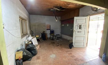 CASA A REF EN VENTA 4 AMB CON 2 LOCALES ALEJ KORN