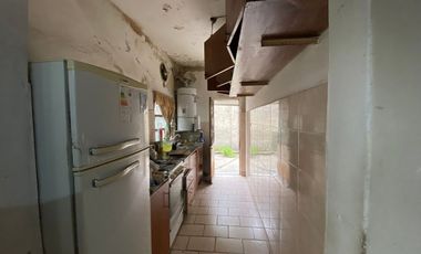 CASA A REF EN VENTA 4 AMB CON 2 LOCALES ALEJ KORN