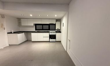 ALQUILER DEPTO 2 AMB CON BALCON - CASTELAR
