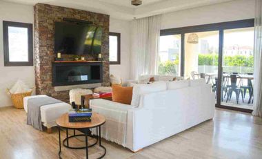 Venta de  Casa Amueblada en Las Tipas Nordelta