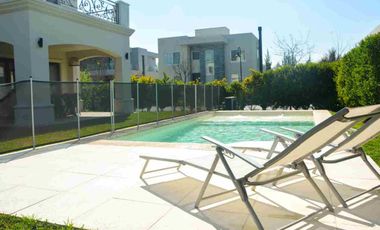 Venta de  Casa Amueblada en Las Tipas Nordelta