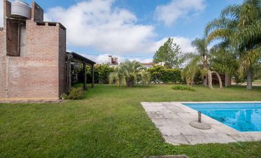 Casa quinta en PORTAL DEL LEYES A PASOS DE LA RUTA