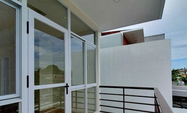 Brand-new Duplex Unit Located in BF Homes