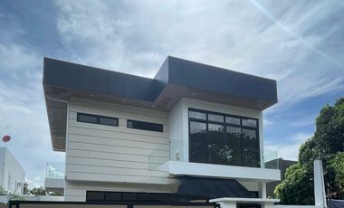FOR SALE MODERN BRAND NEW HOUSE AT VILLA DE TOLEDO, STA ROSA LAGUNA