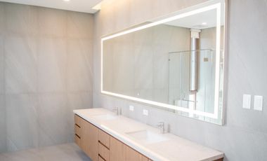 Brand new 5 Bedroom house, with office and family room, swimming pool, elevator