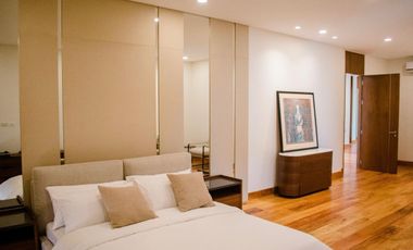 Brand new 5 Bedroom house, with office and family room, swimming pool, elevator